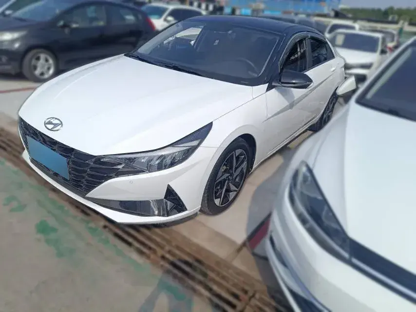 2022 Hyundai Elantra 1.5L 115HP L4 CVT