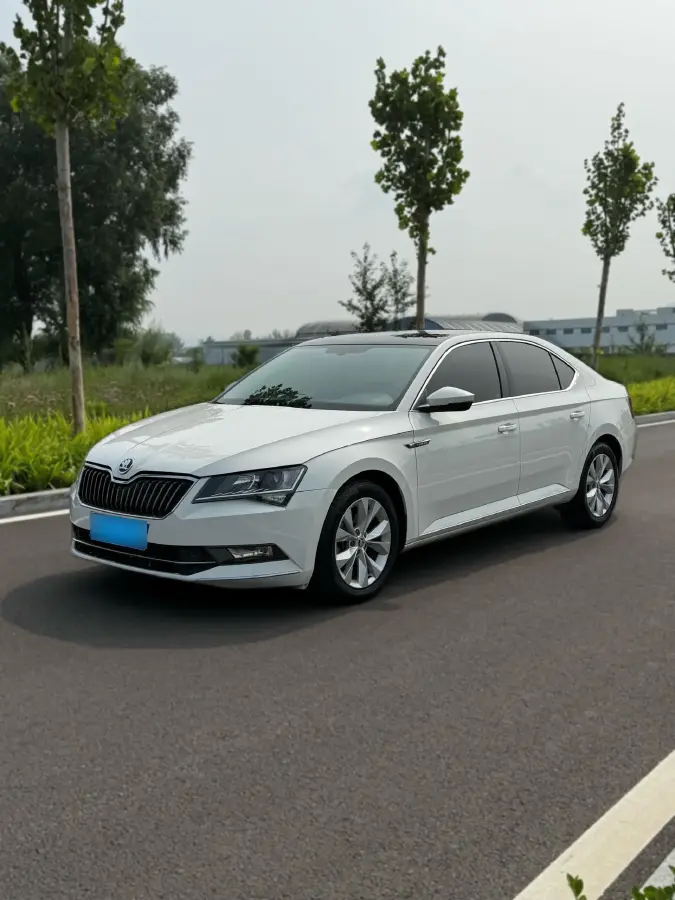2018 Skoda Superb 1.8T 180HP L4 7DCT