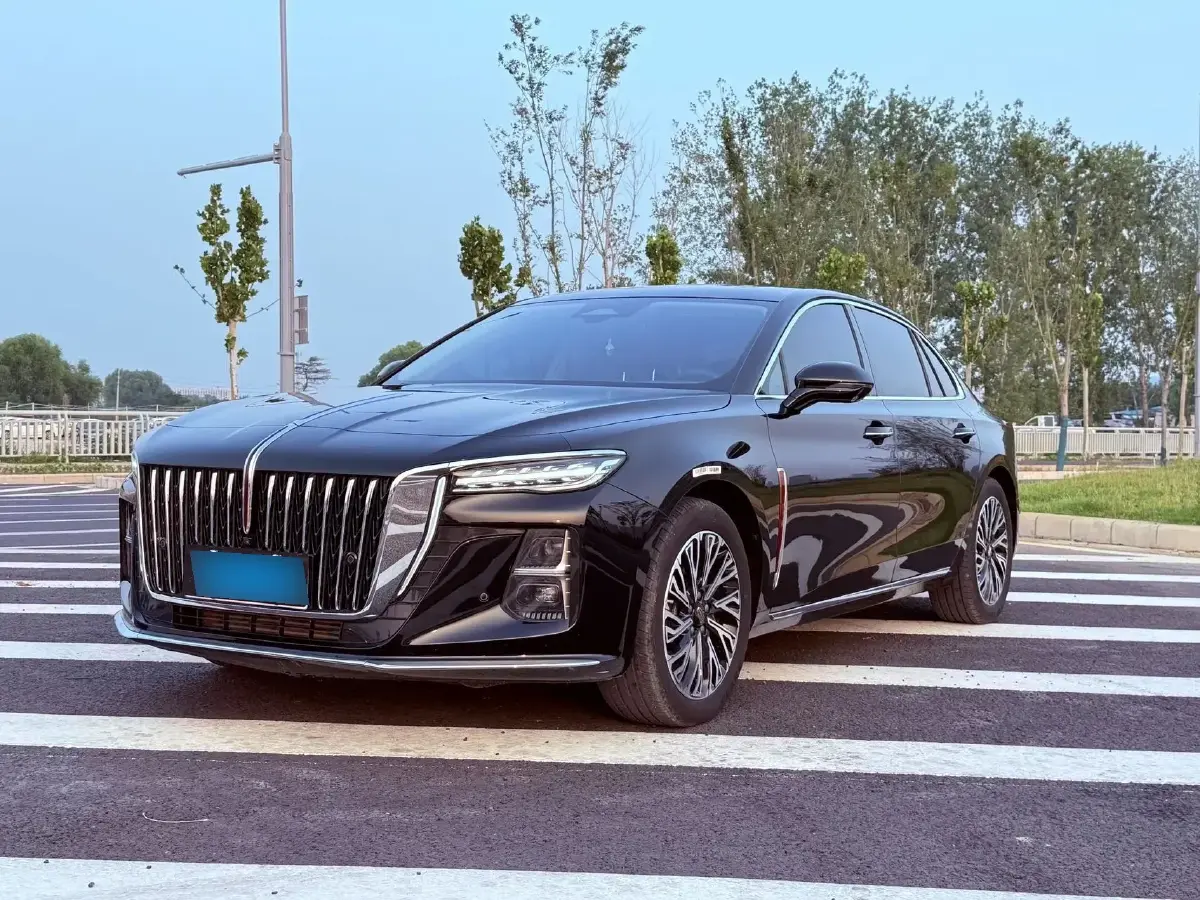 2023 HongQi H5 2.0T 224HP L4 8AT
