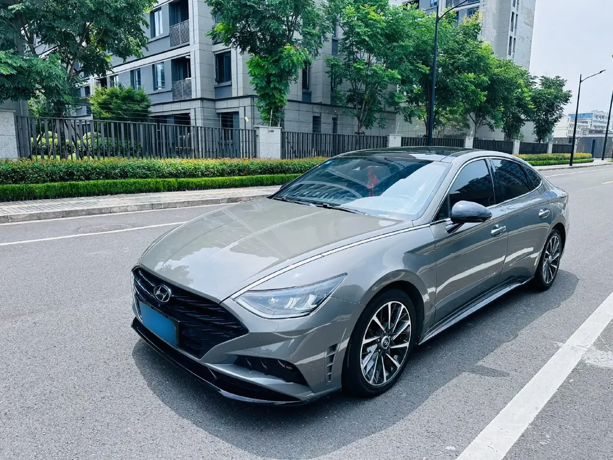 2020 Hyundai Sonata 2.0T 240HP L4 8AT