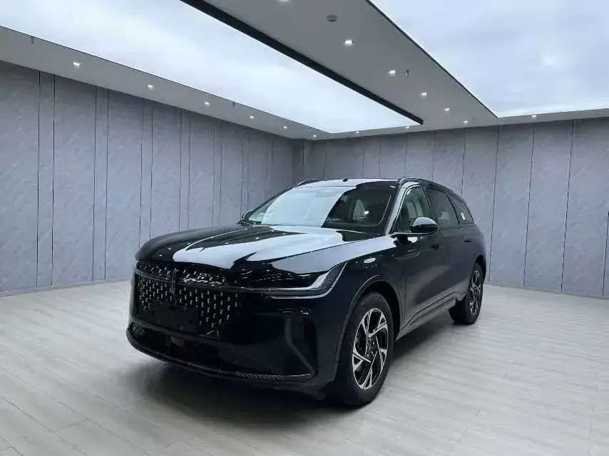 2023 Lincoln Nautilus 2.0T 261HP L4 8AT