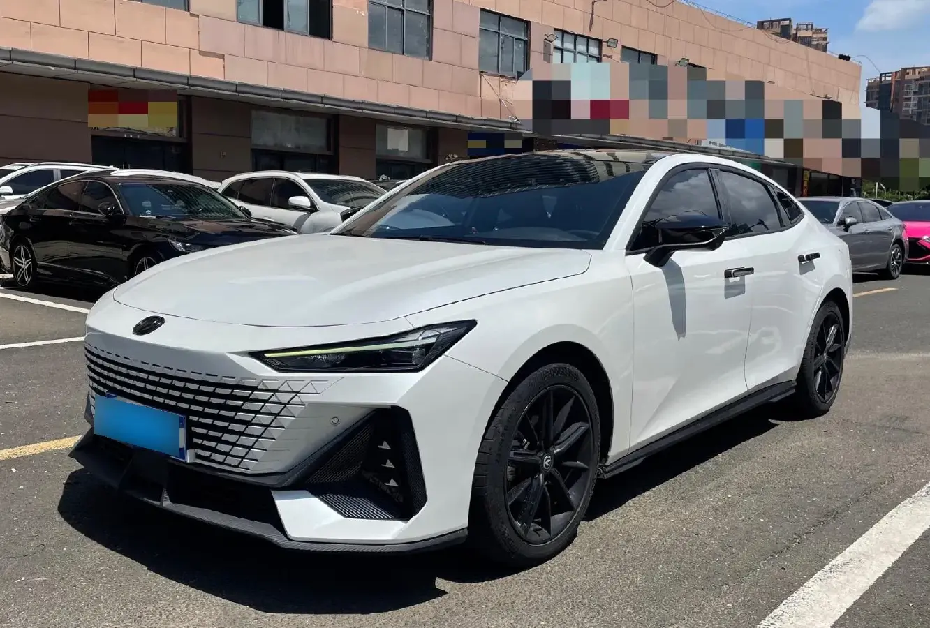 2022 ChangAn UNI-V 1.5T 188HP L4 7DCT