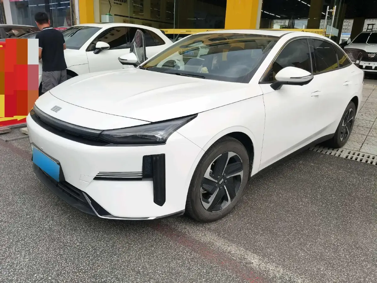 2024 Geely Galaxy L6 1.5T 163HP L4 3DHT PHEV