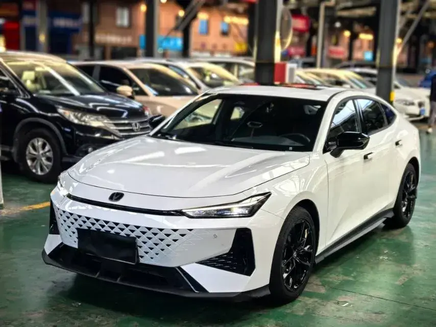 2024 ChangAn UNI-V 1.5T 188HP L4 7DCT