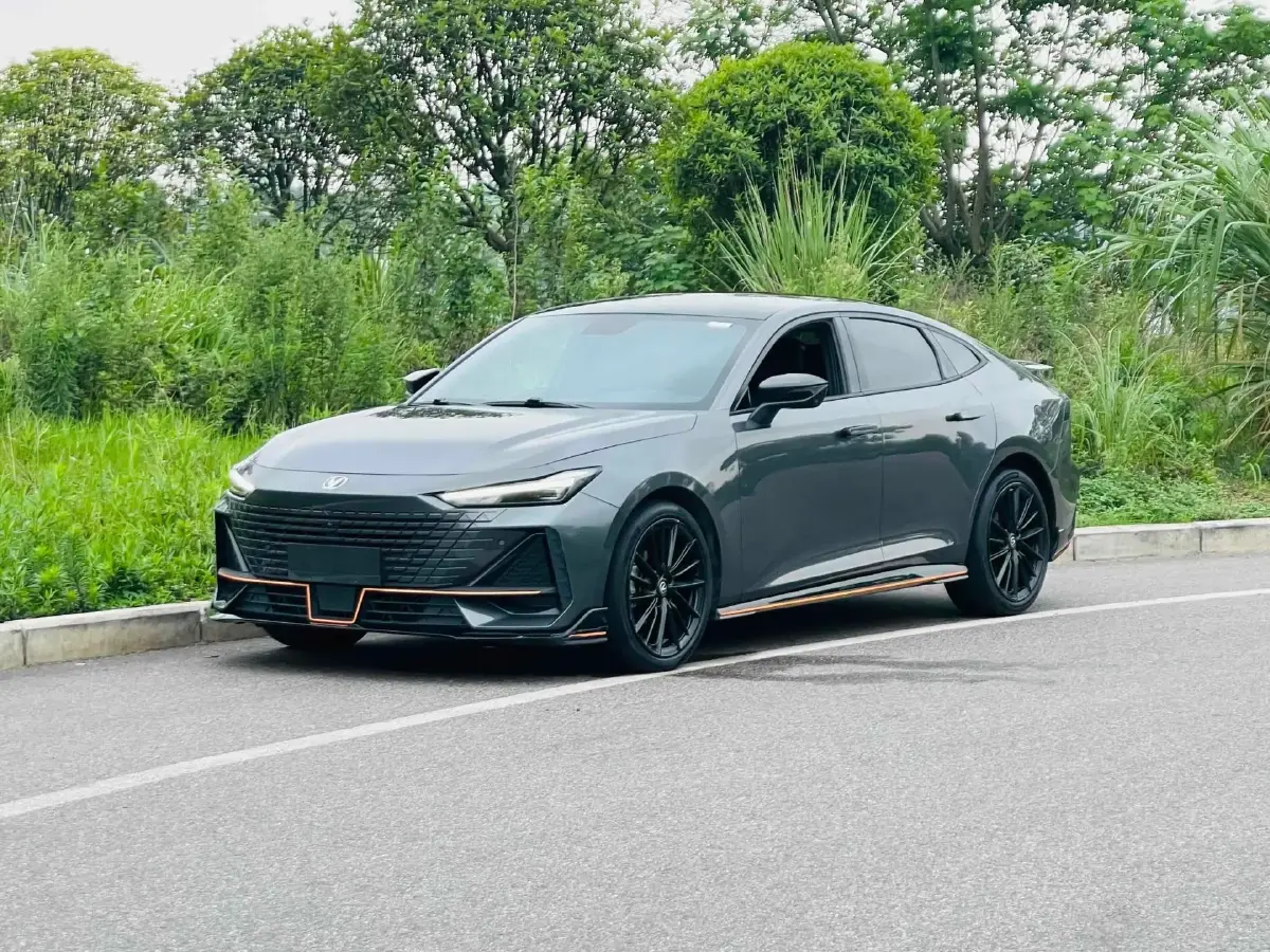 2022 ChangAn UNI-V 1.5T 188HP L4 7DCT