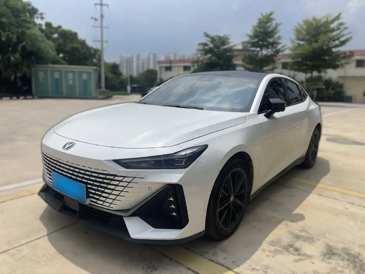 2022 ChangAn UNI-V 1.5T 188HP L4 7DCT