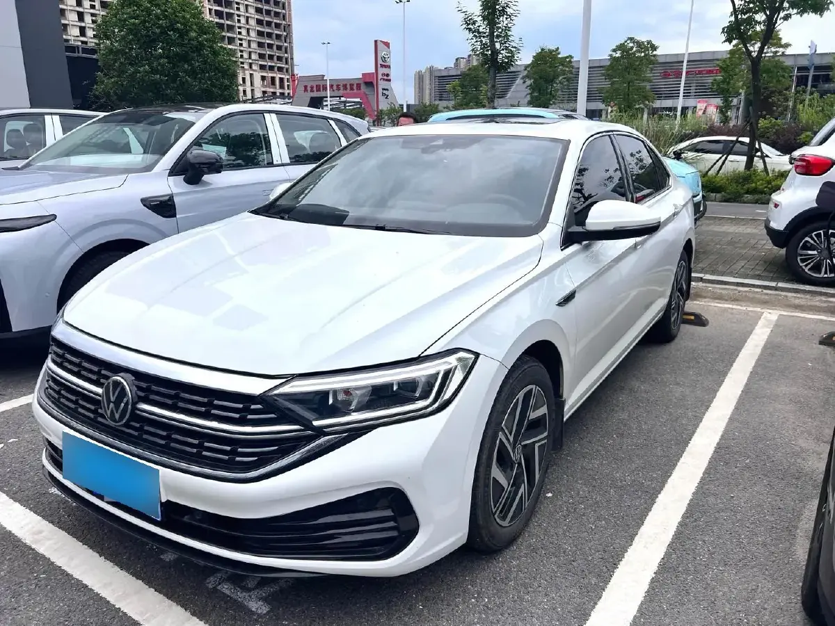 2023 Volkswagen Sagitar 1.5T 160HP L4 7DCT