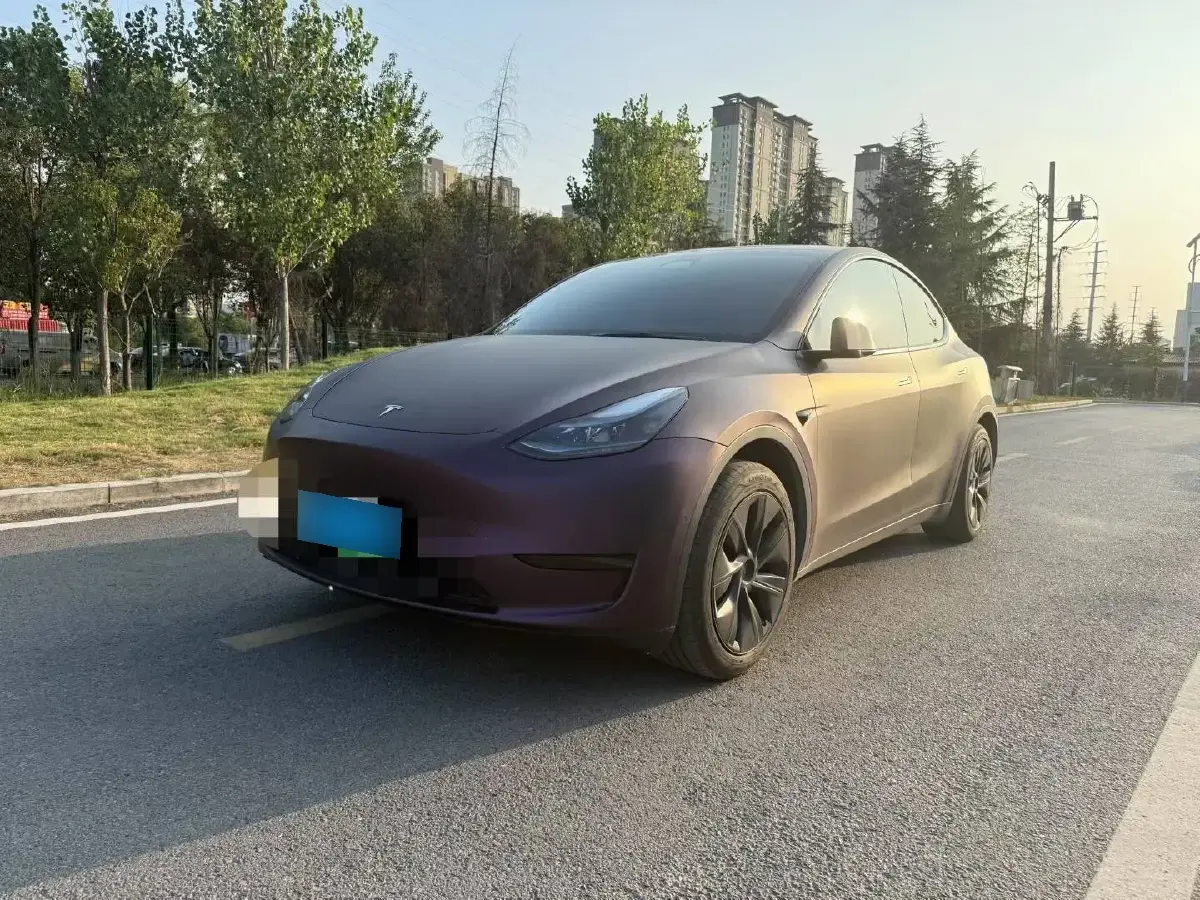 2023 Tesla Model Y BEV 60KWH