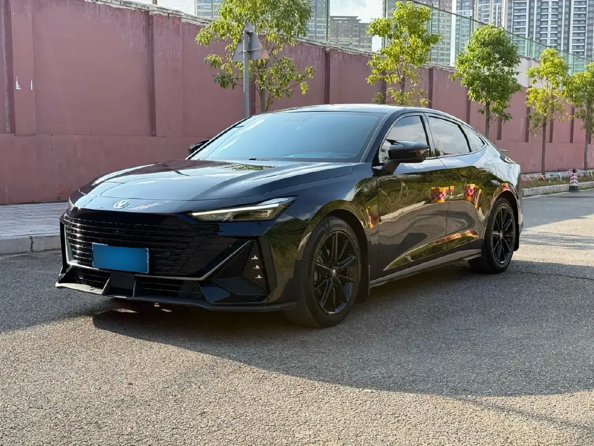 2022 ChangAn UNI-V 1.5T 188HP L4 7DCT