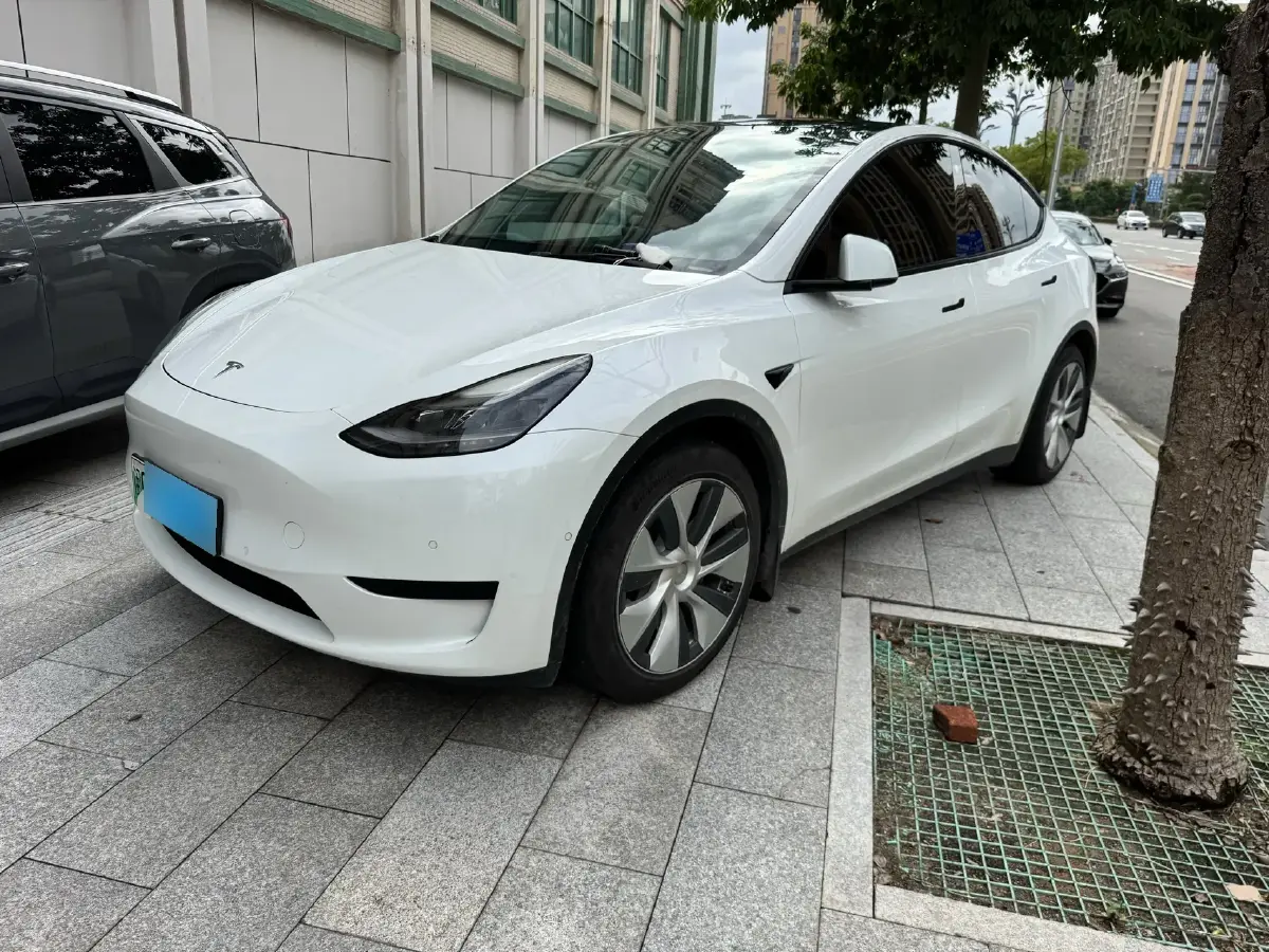 2022 Tesla Model Y BEV 60KWH