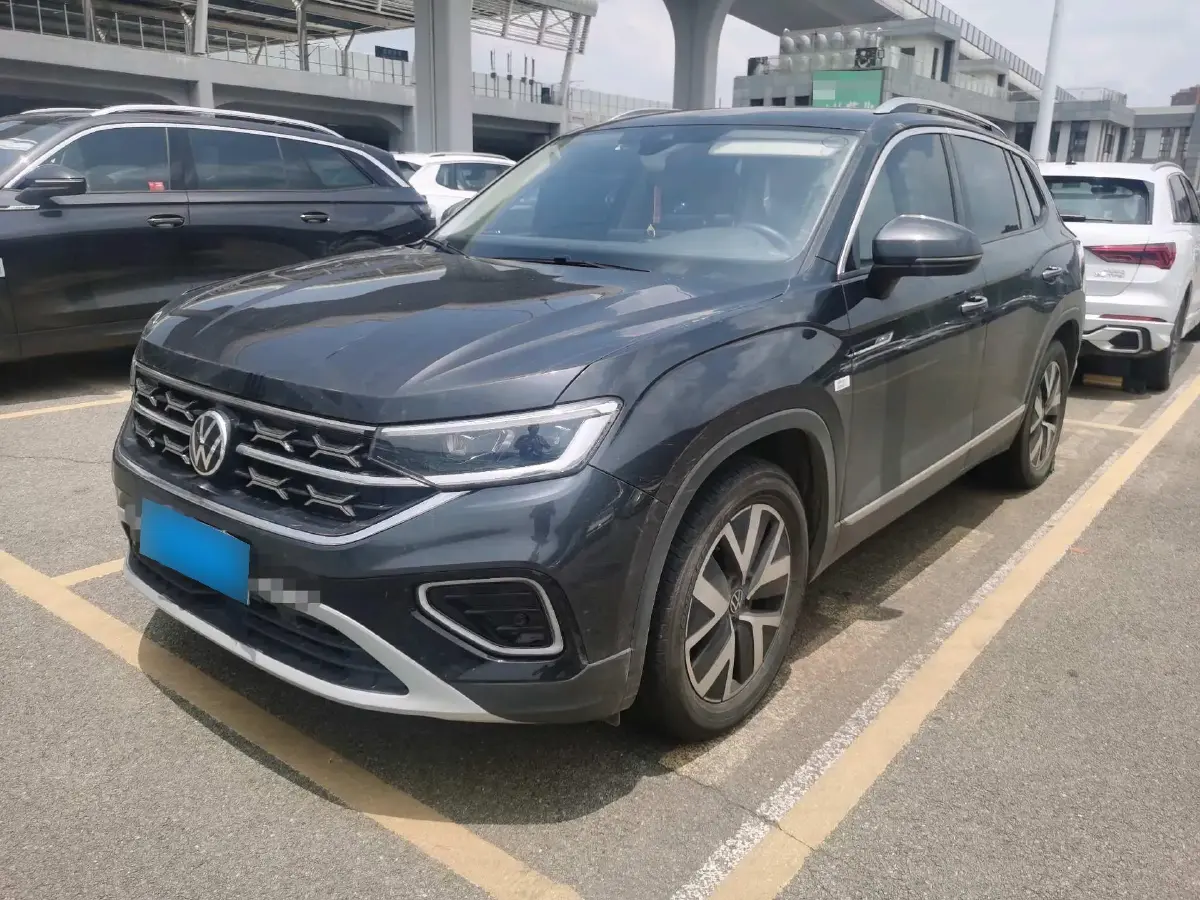 2023 Volkswagen Tayron 2.0T 186HP L4 7DCT