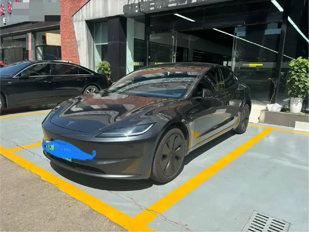 2025 Tesla Model 3 BEV 62.5KWH