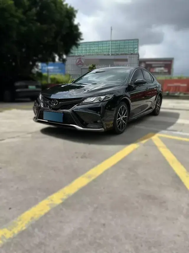 2021 Toyota Camry 2.5L 209HP L4 8AT