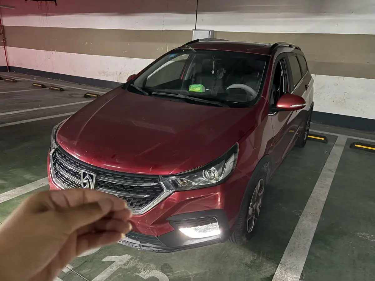 2018 BaoJun 310W 1.5L 105HP L4 5AMT