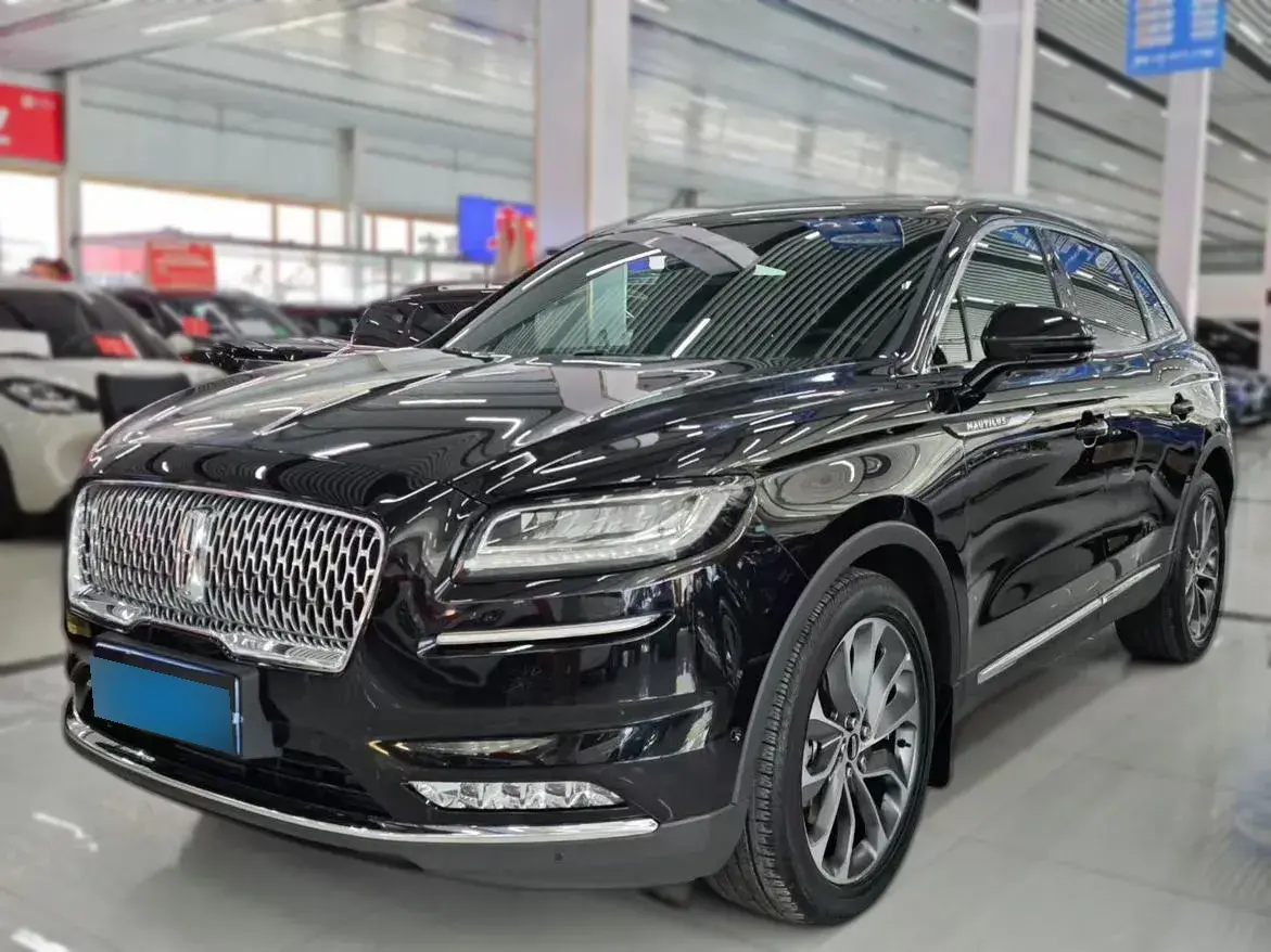 2021 Lincoln Nautilus 2.0T 245HP L4 8AT
