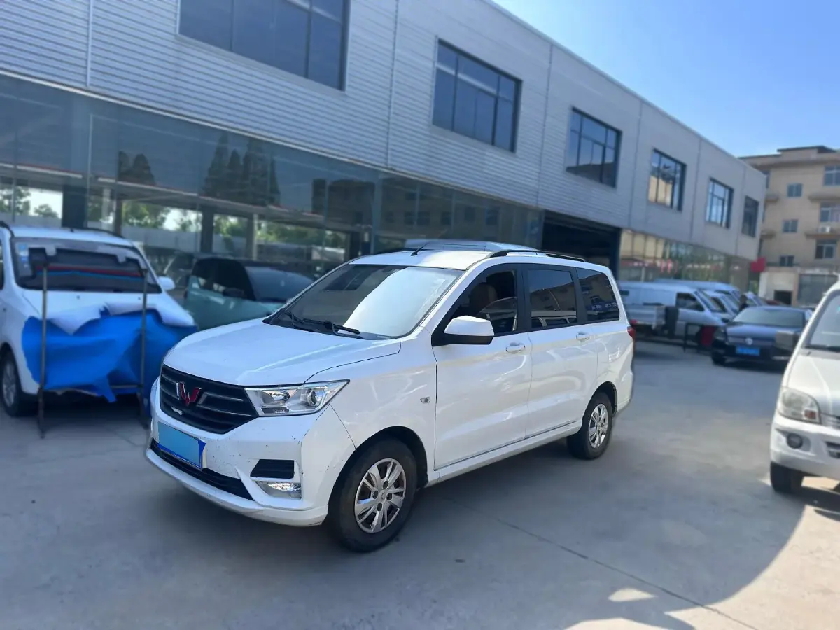 2021 WuLing HongGuang 1.5L 99HP L4 6MT