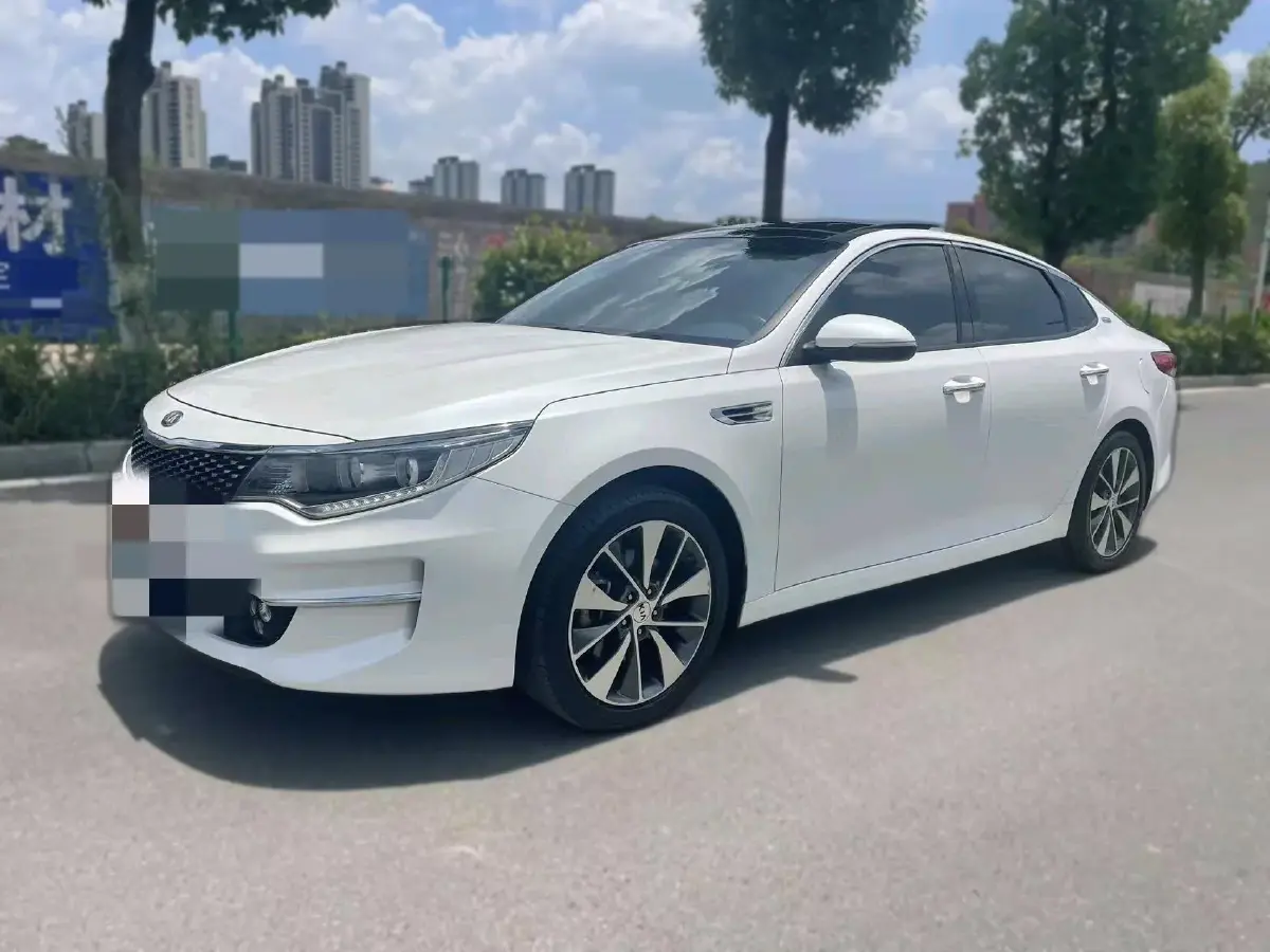 2017 Kia K5 2.0L 161HP L4 6AT