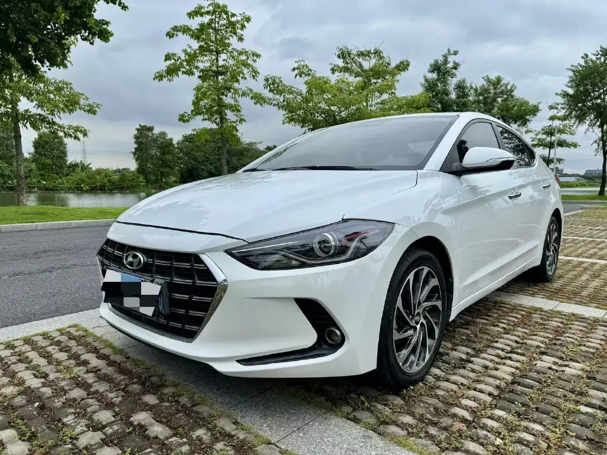 2019 Hyundai Elantra 1.4T 130HP L4 7DCT