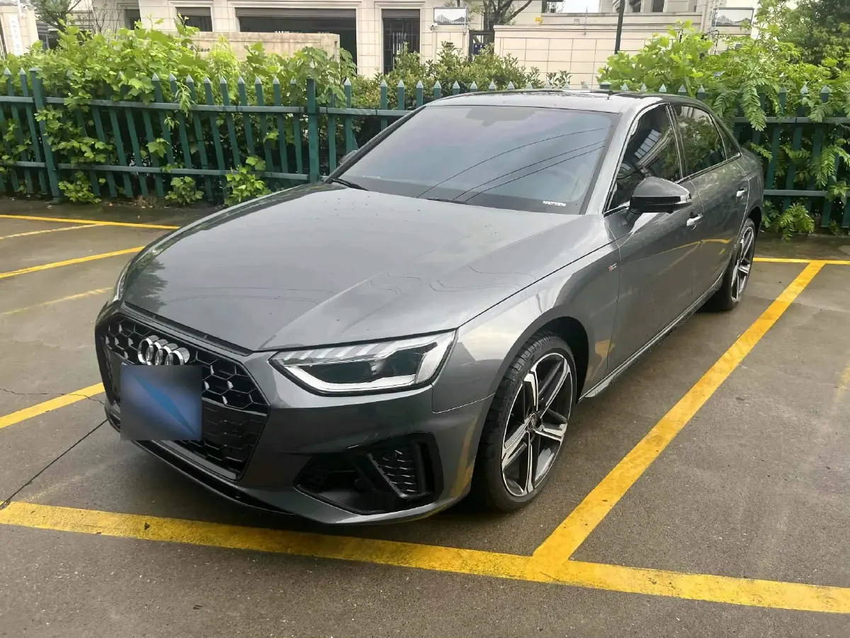 2024 Audi A4L 2.0T 190HP L4 7DCT
