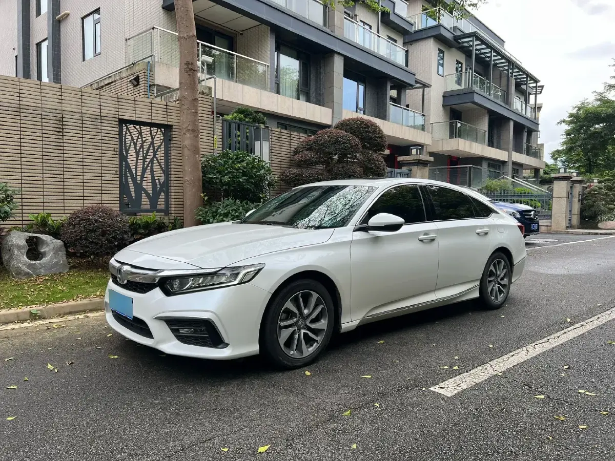 2019 Honda Inspire 1.5T 194HP L4 CVT