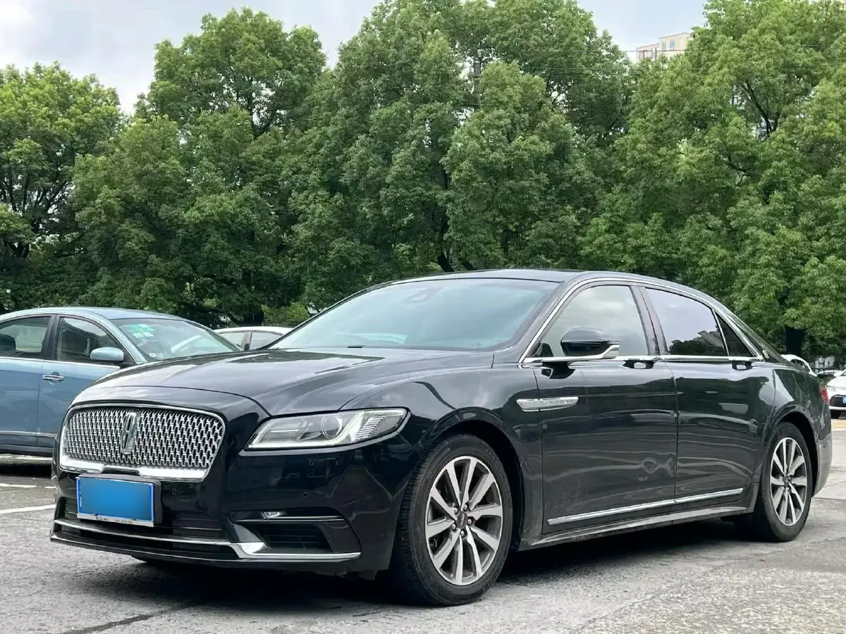 2018 Lincoln Continental 2.0T 261HP L4 6AT