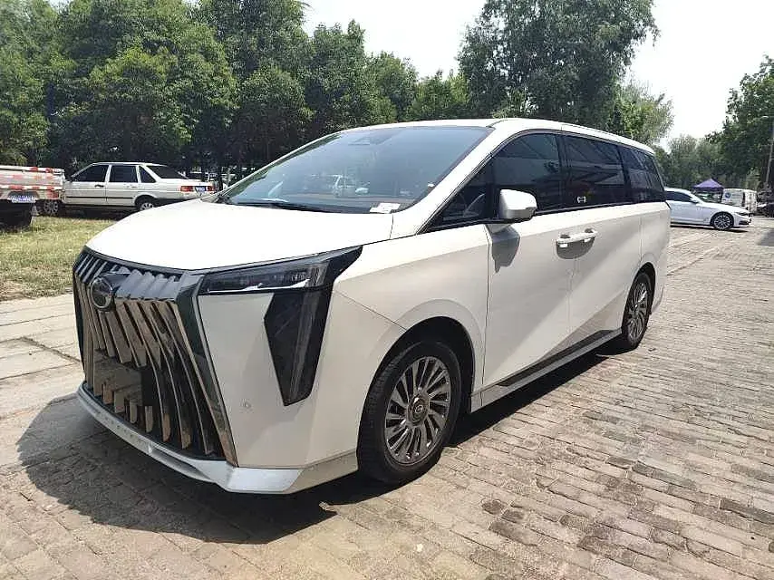 2023 GAC Trumpchi M8 2.0T 190HP L4 E-CVT Hybrid