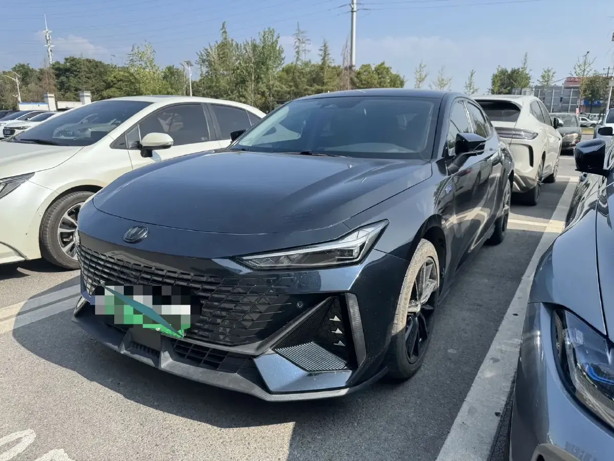 2023 ChangAn UNI-V iDD 1.5T 170HP L4 6TCT PHEV 18.4KWH