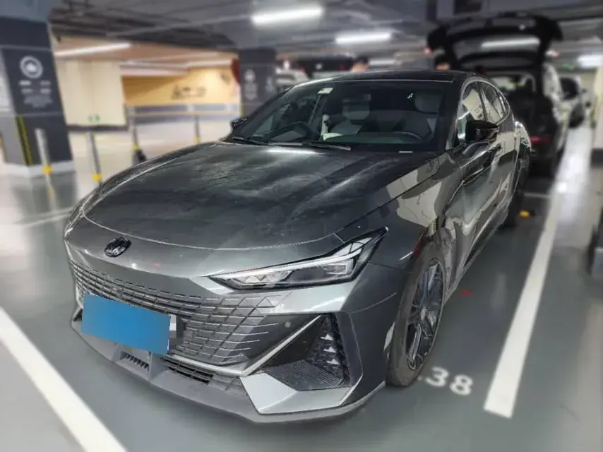 2022 ChangAn UNI-V 1.5T 188HP L4 7DCT