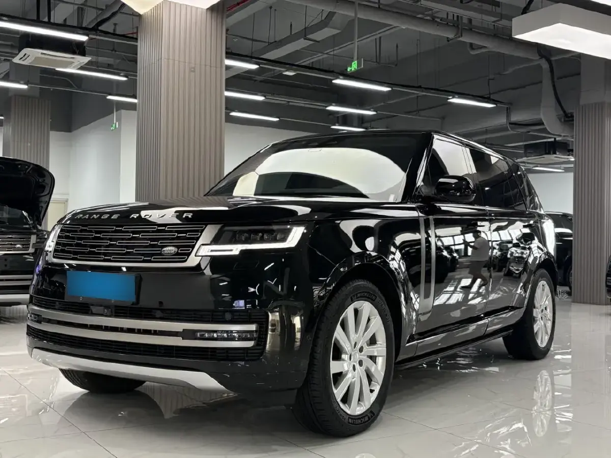 2025 Land Rover Range Rover 3.0T 400HP L6 8AT