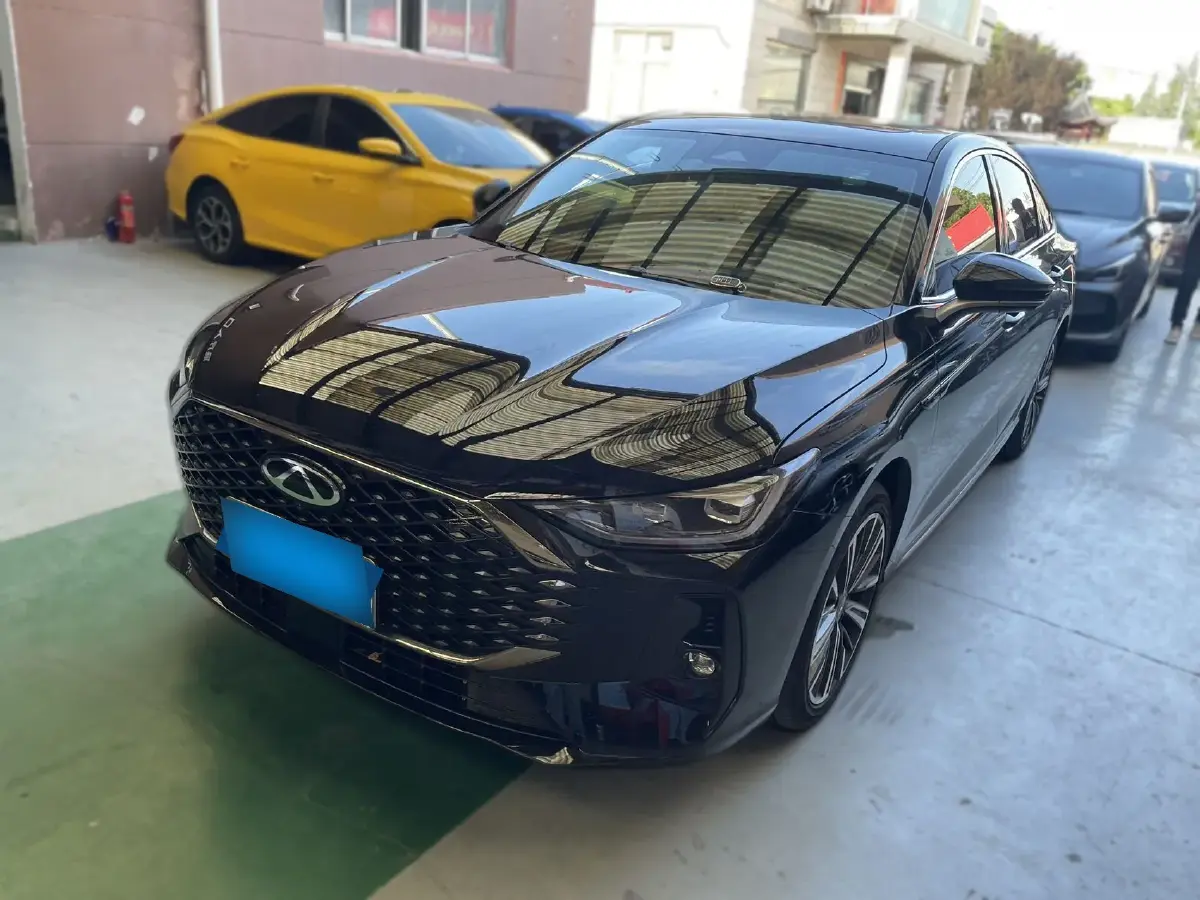 2025 Chery Arrizo 8 Pro 1.6T 197HP L4 7DCT