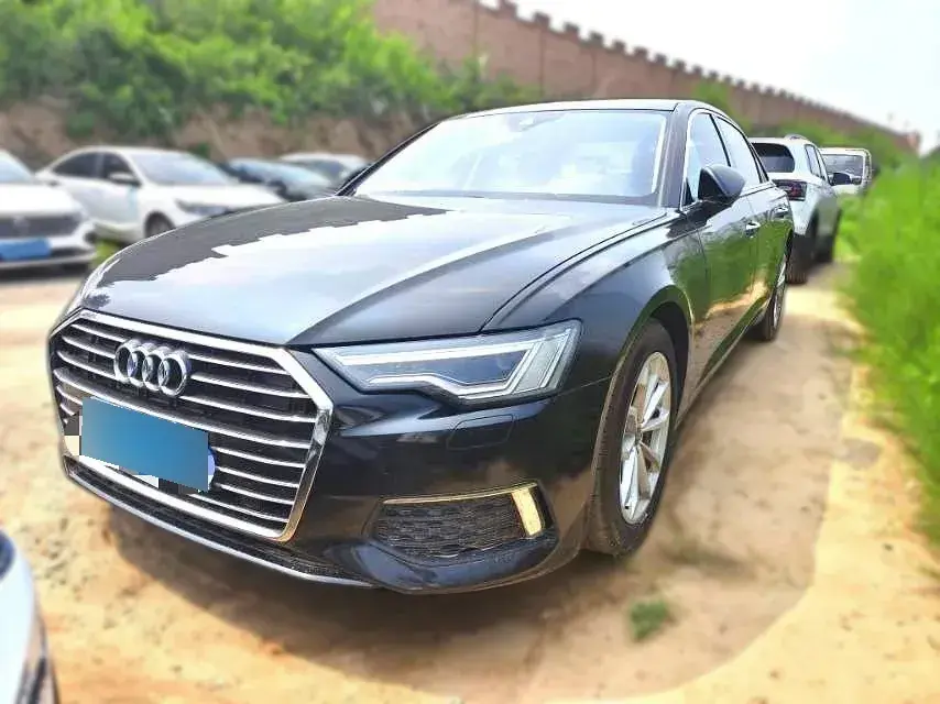 2022 Audi A6L 2.0T 190HP L4 7DCT