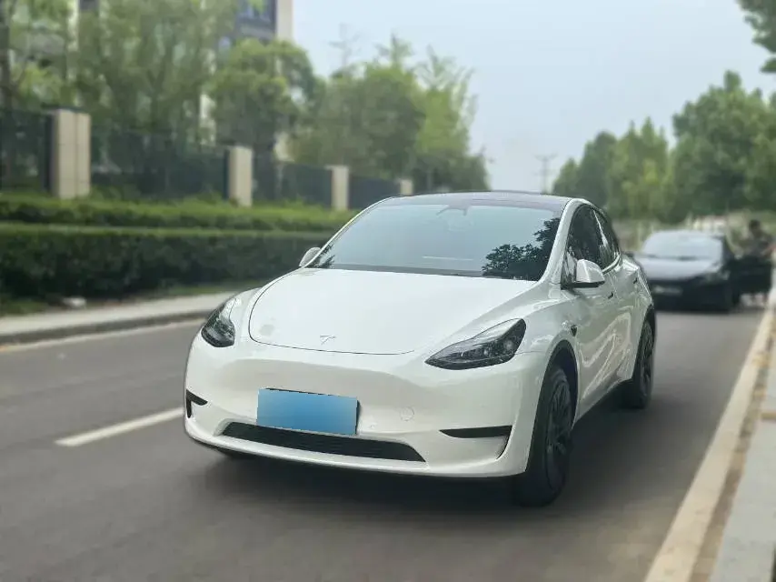 2023 Tesla Model Y BEV 60KWH