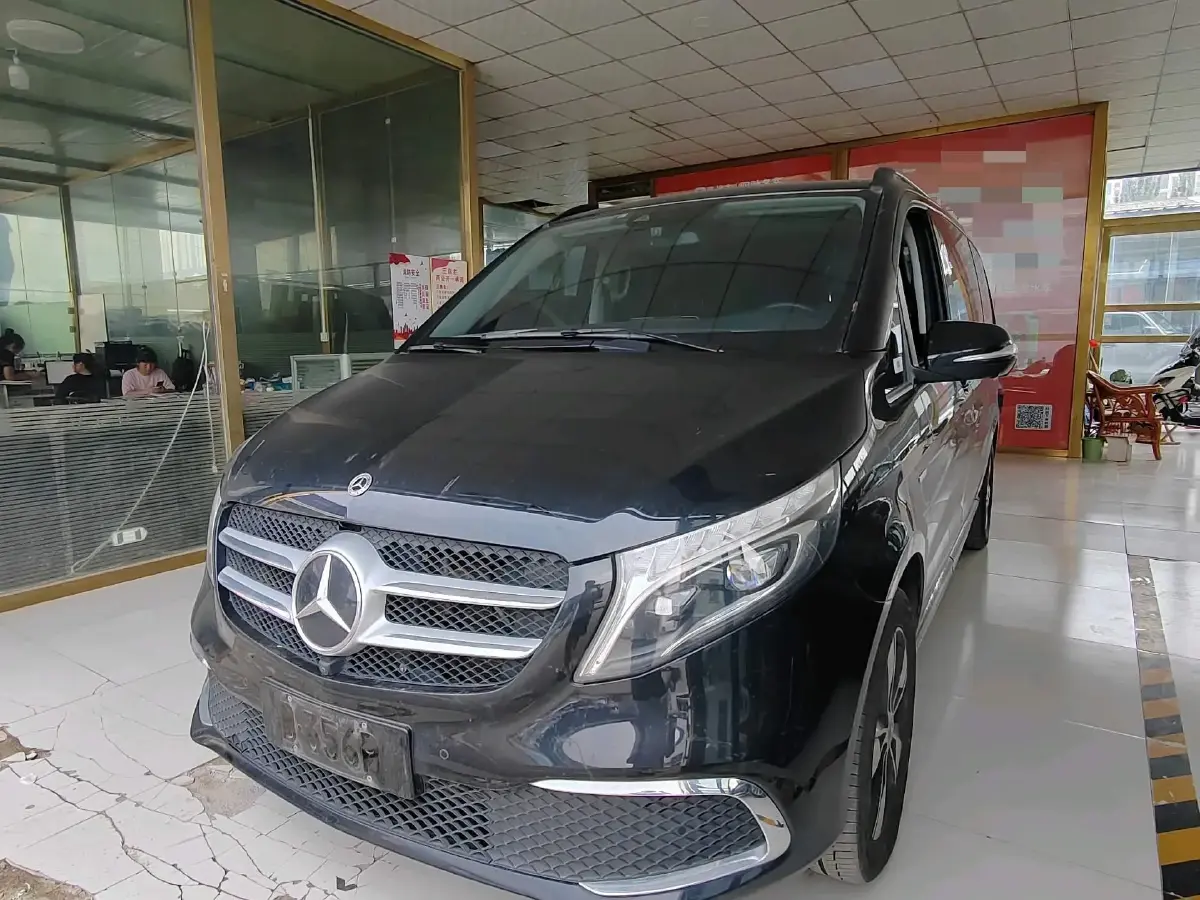 2022 Mercedes-Benz V Class 2.0T 211HP L4 9AT