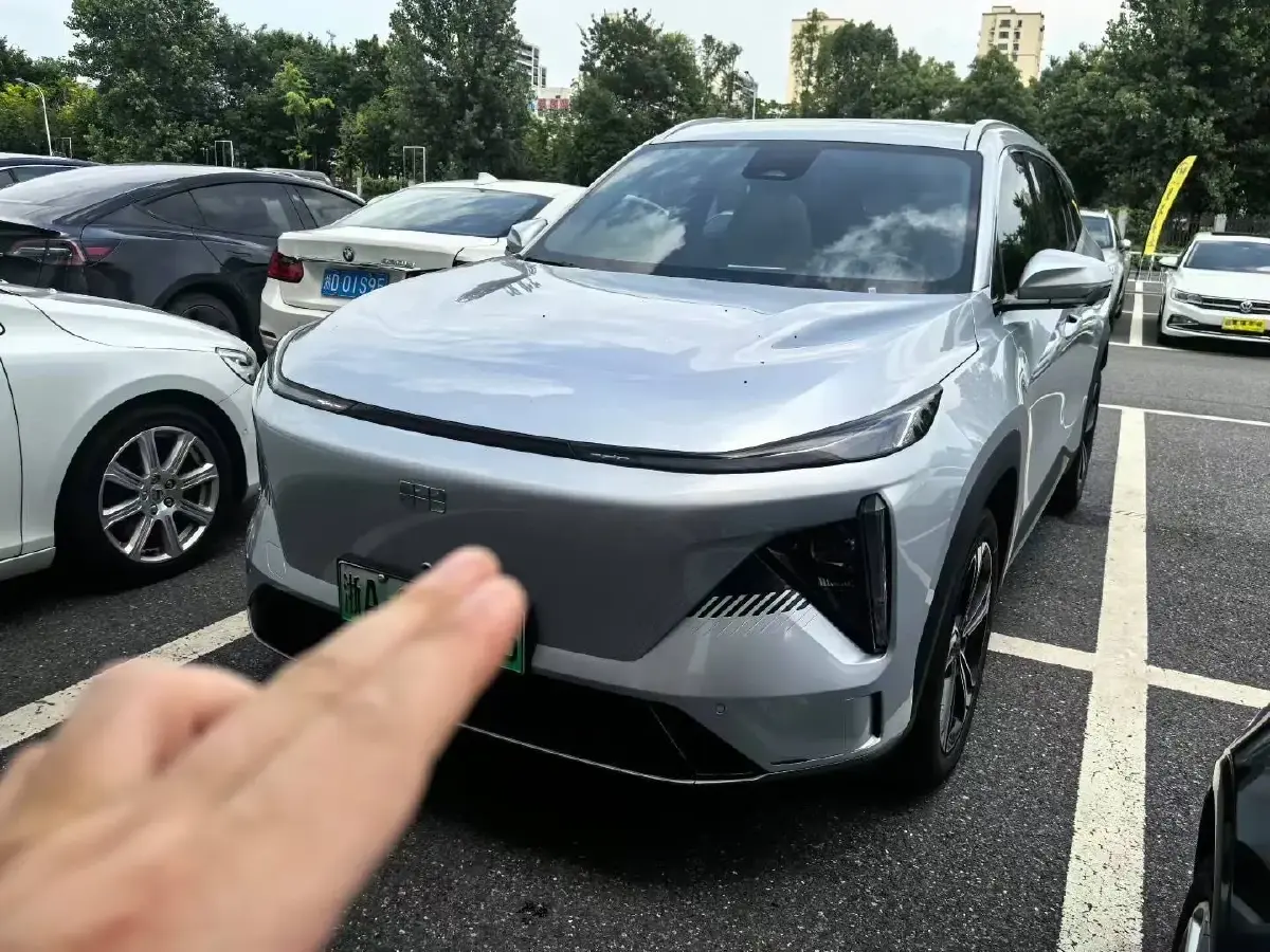 2024 Geely Galaxy L7 1.5T 163HP L4 3DHT PHEV 18.7KWH