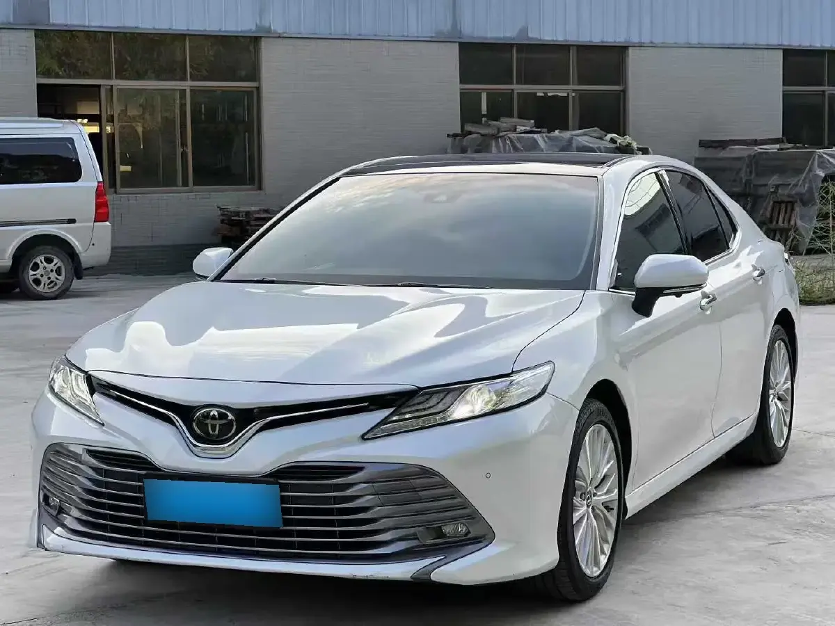 2021 Toyota Camry 2.5L 209HP L4 8AT