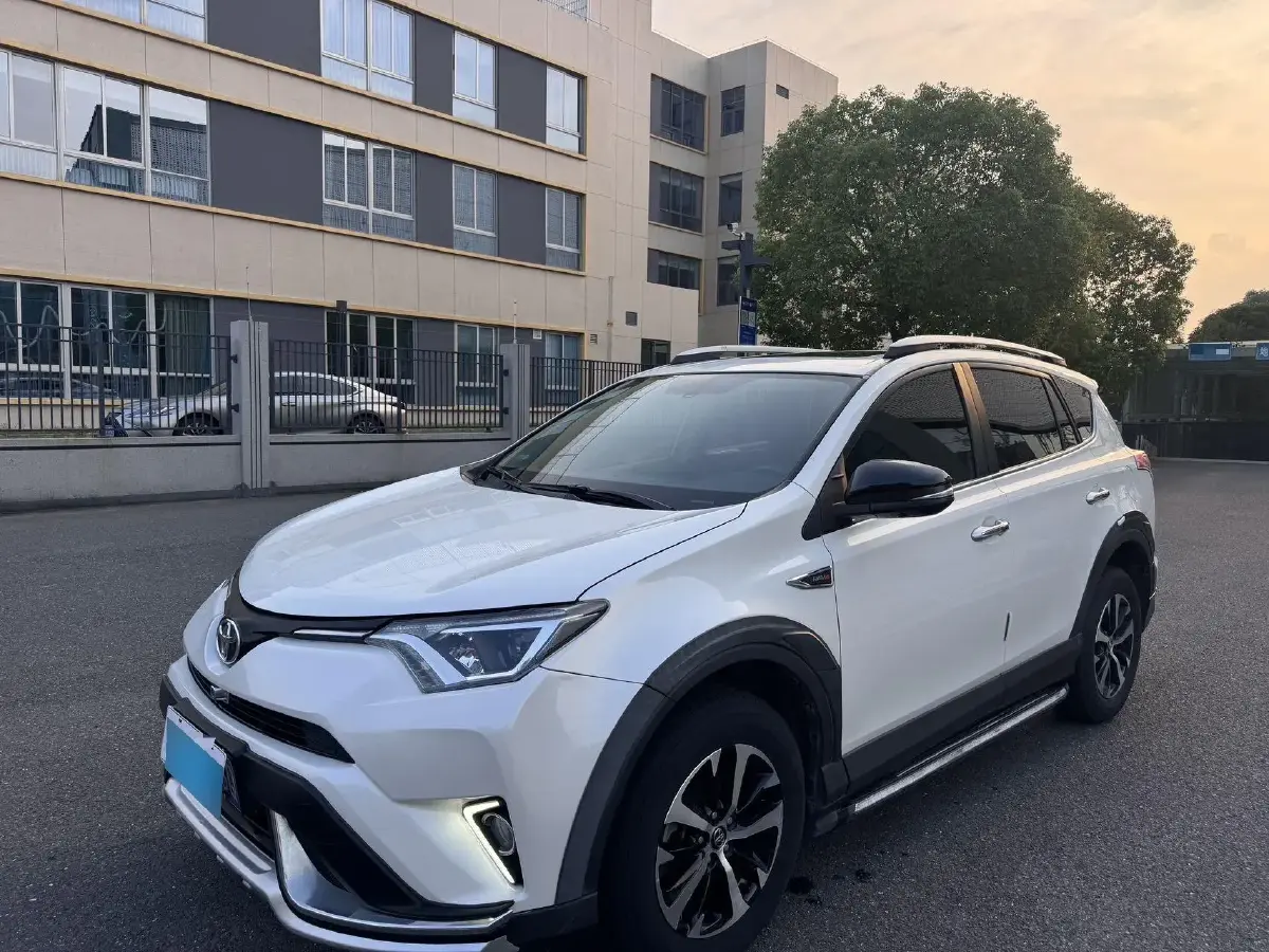 2018 Toyota RAV4 2.0L 151HP L4 CVT