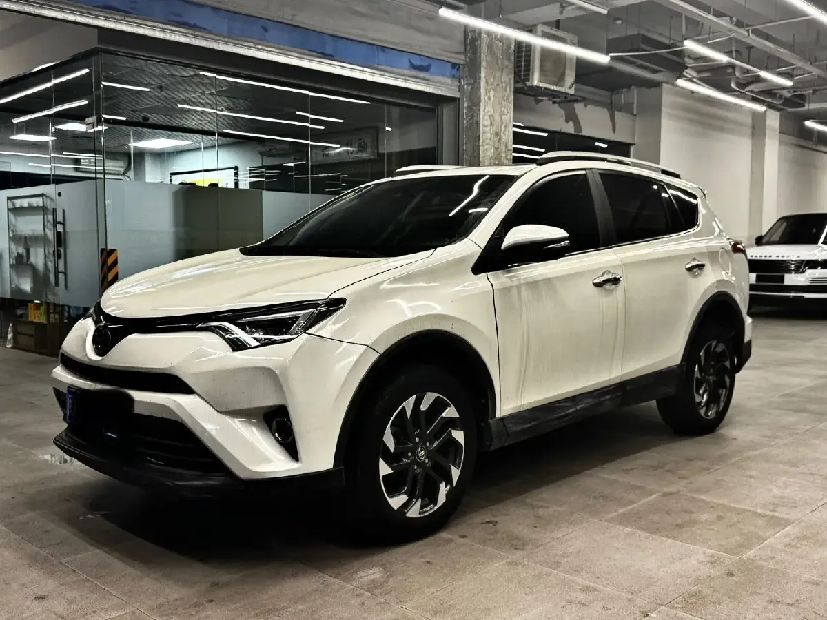 2018 Toyota RAV4 2.5L 180HP L4 6AT