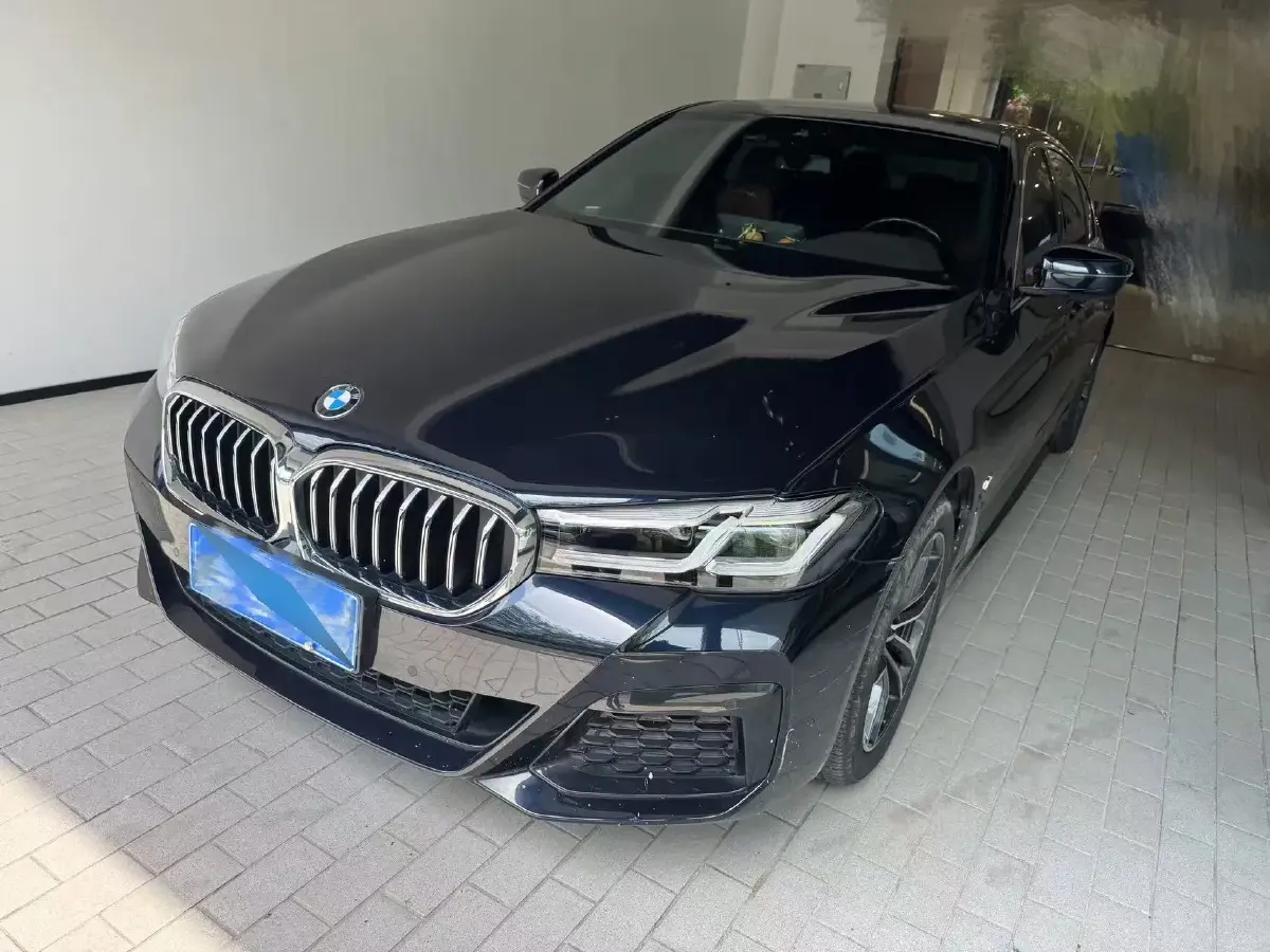 2022 BMW 5 Series 2.0T 184HP L4 8AT