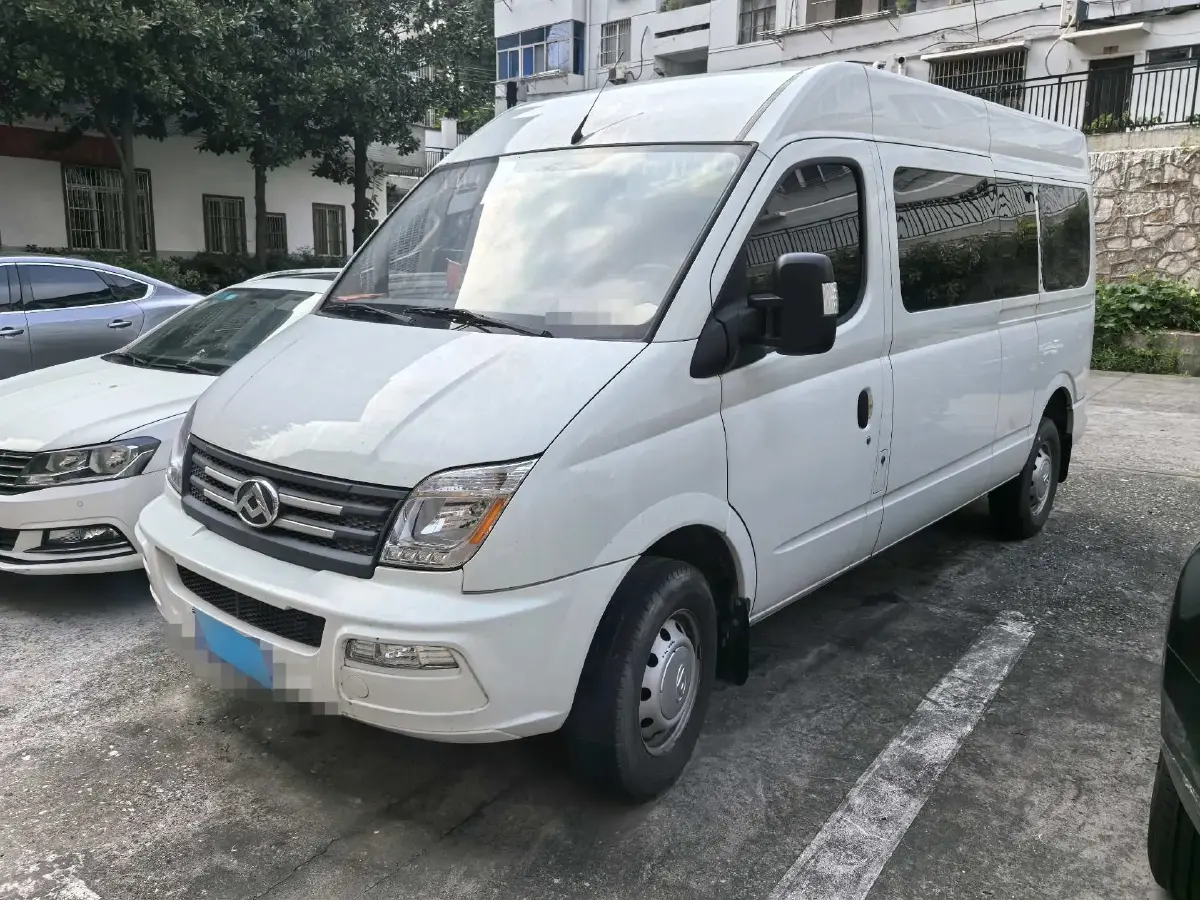 2021 MAXUS XinTu V80 2.0T 139HP L4 6MT