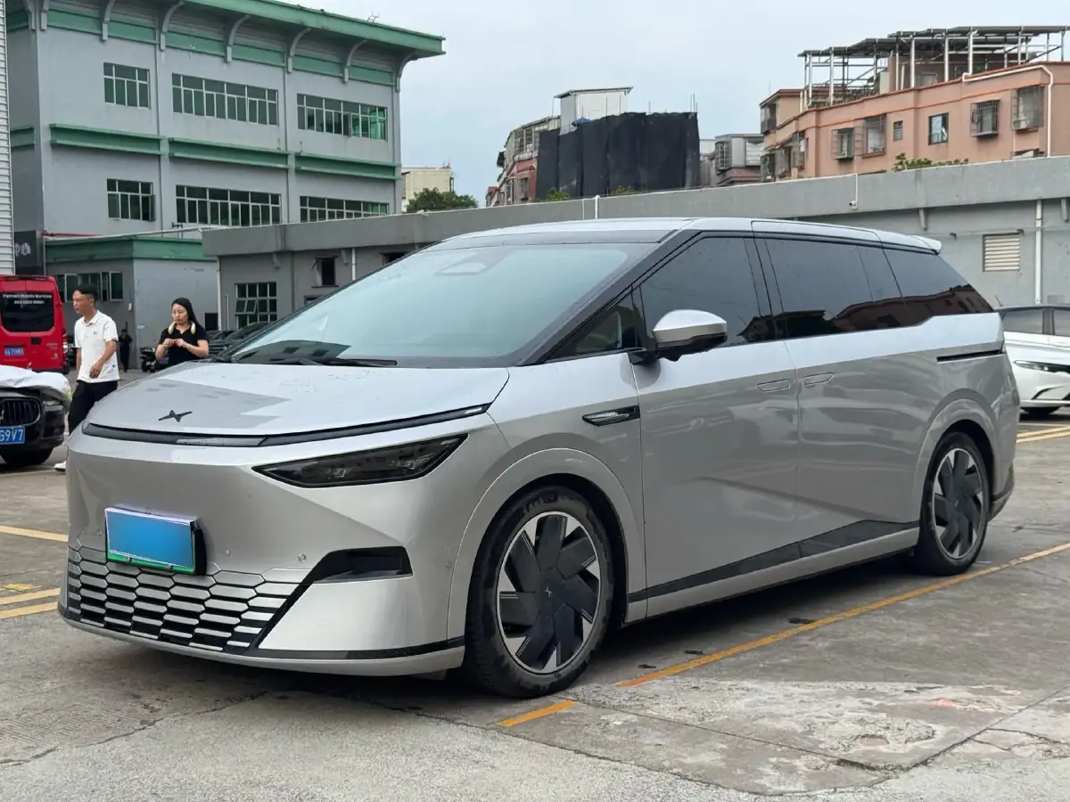 2024 Xpeng X9 BEV 101.5KWH