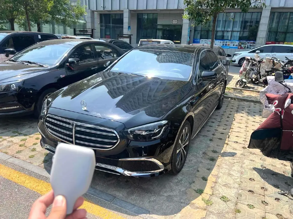 2022 Mercedes-Benz E Class 2.0T 211HP L4 9AT PHEV 25.4KWH