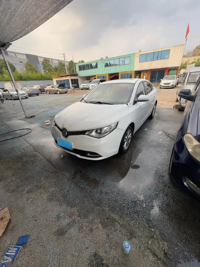 2016 MG GT 1.5T 129HP L4 6AT