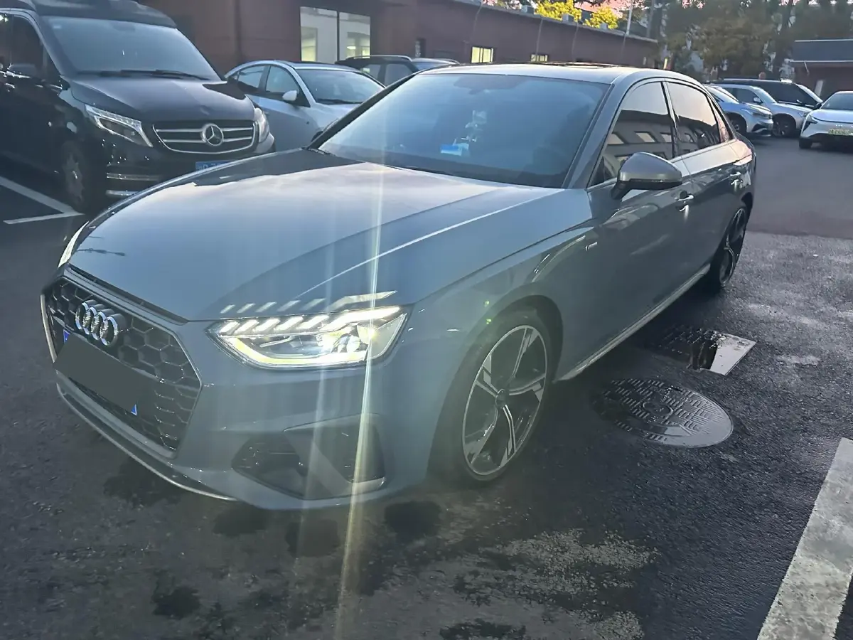 2022 Audi A4L 2.0T 190HP L4 7DCT