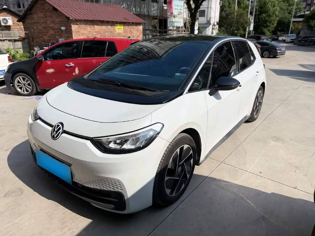 2025 Volkswagen ID.3 BEV 52.8KWH
