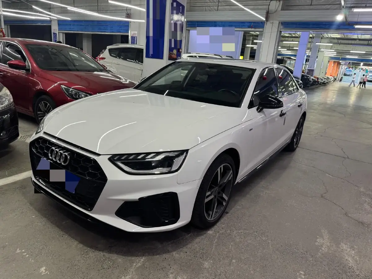 2023 Audi A4L 2.0T 190HP L4 7DCT