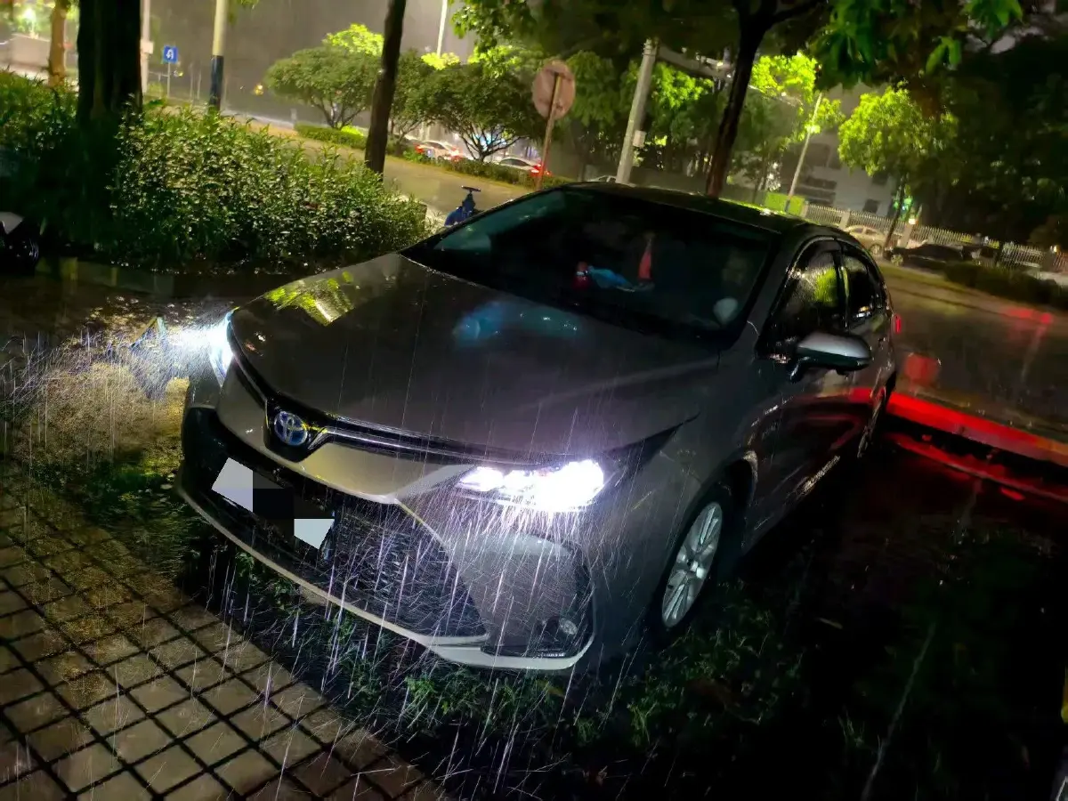 2023 Toyota Corolla 1.8L 98HP L4 E-CVT Hybrid