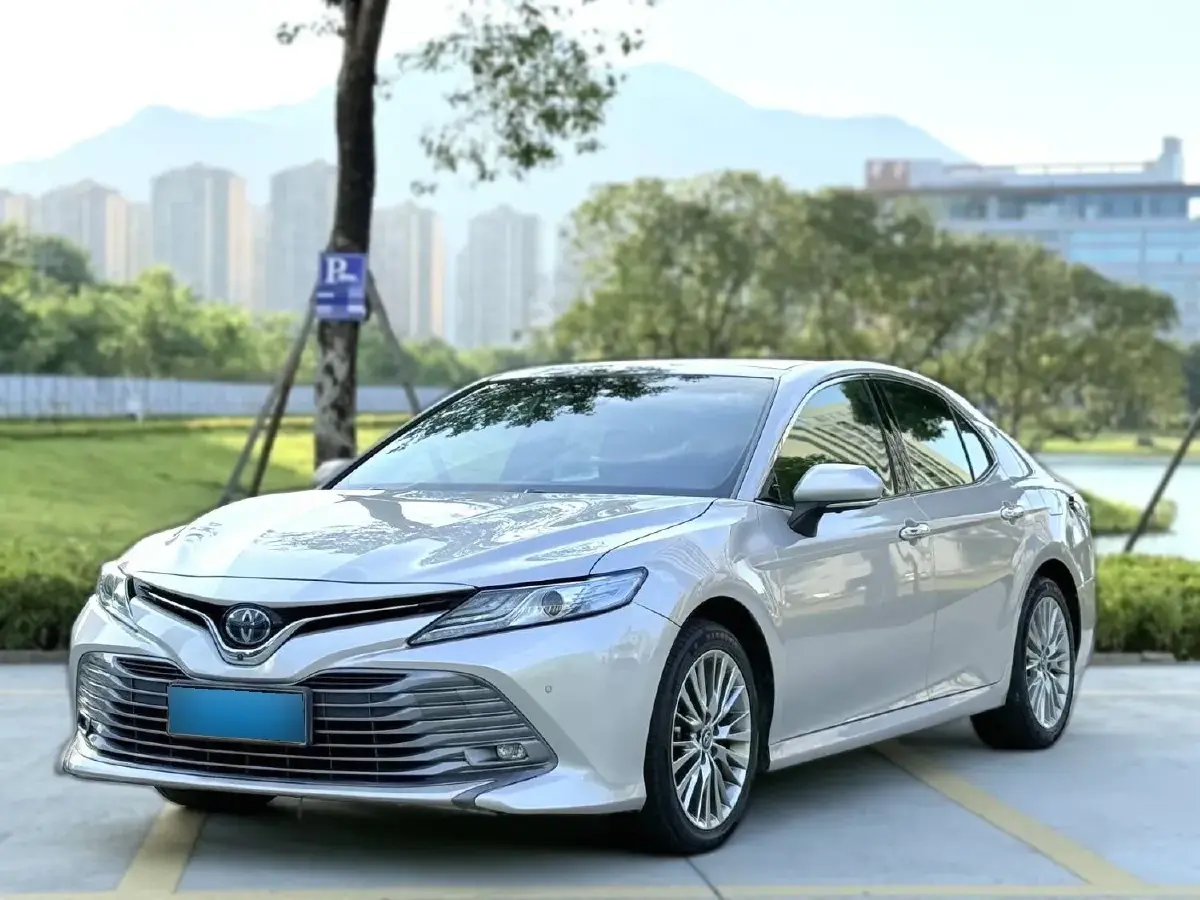 2018 Toyota Camry 2.5L 209HP L4 8AT