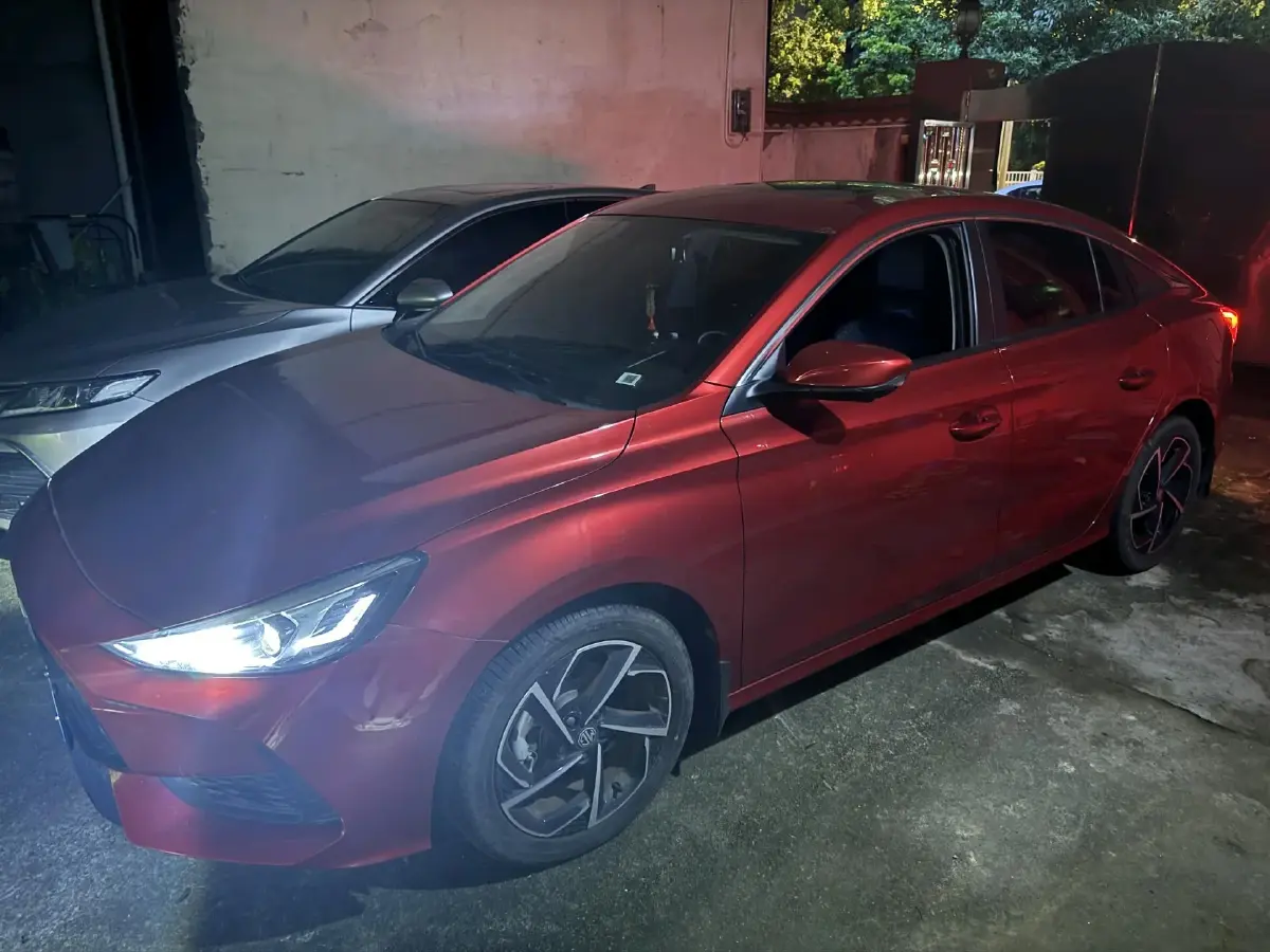 2022 MG 5 1.5T 173HP L4 7DCT