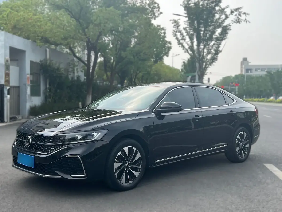 2022 Volkswagen Passat 2.0T 186HP L4 7DCT