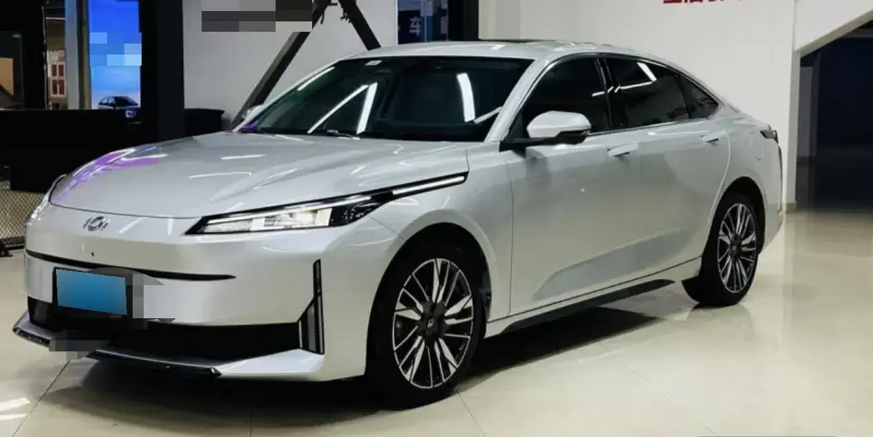 2024 ChangAn QiYuan A05 1.5L 110HP L4 E-CVT PHEV 18.99KWH